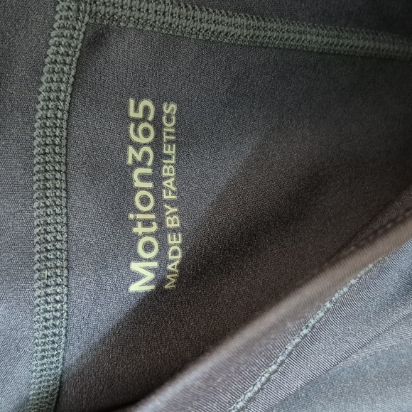 Motion 365 By FABLETICS - Picture 4 of 5